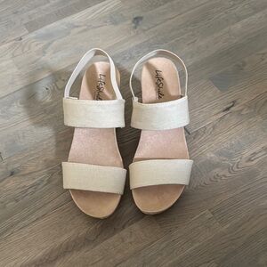 New - Life Stride Delta Women's Cream Sandals 8.5M
